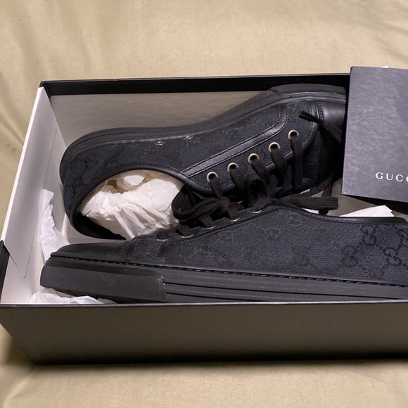 100% Authentic Gucci shoes size 9 perfect condition black canvas - Picture 10 of 12